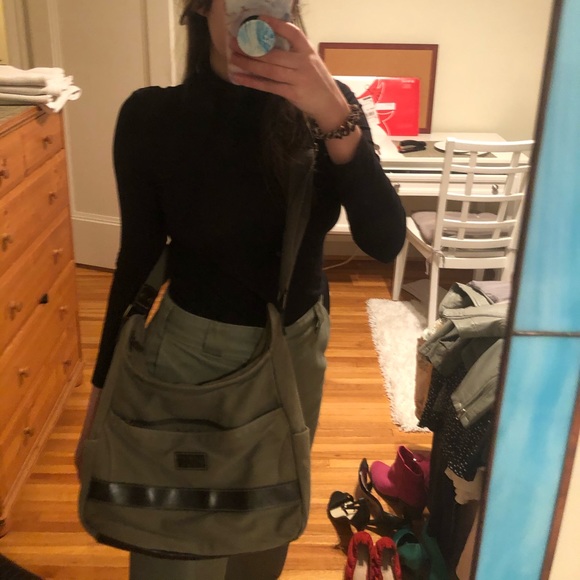 Roots Khaki cross body bag - Picture 3 of 3